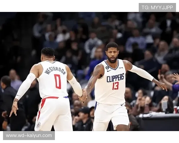 快船锁定季后赛席位，乔治与伦纳德双星闪耀，快船对乔治