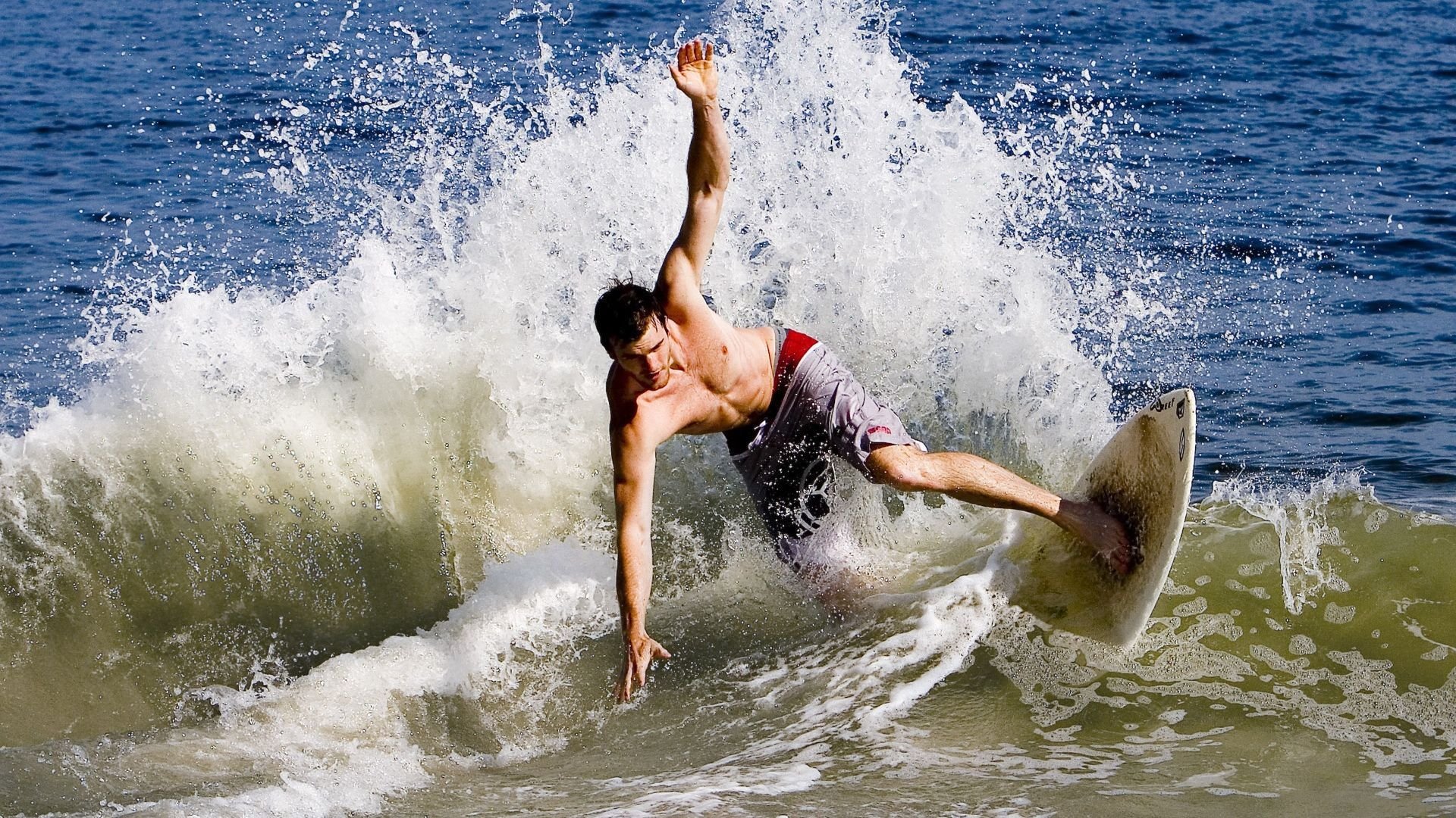 弗朗索瓦·斯图尔特：精准反击和强悍防守是南非队重要胜利保障