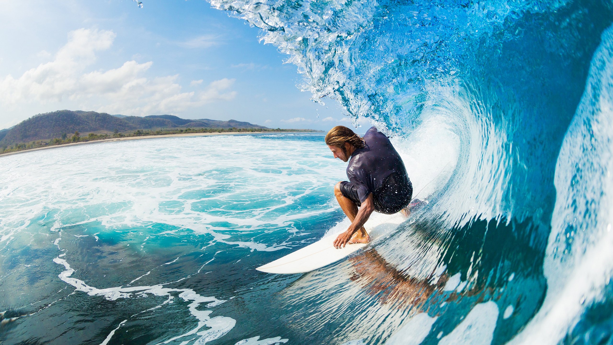 梅西之后，登贝莱以卓越表现问鼎金球奖，登贝莱转会马竞